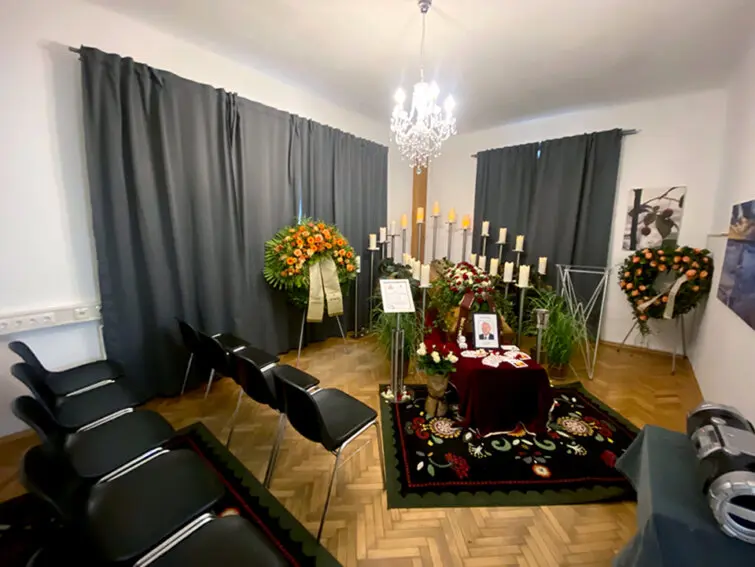 Aufbahrung nbei der Bestattung Pius